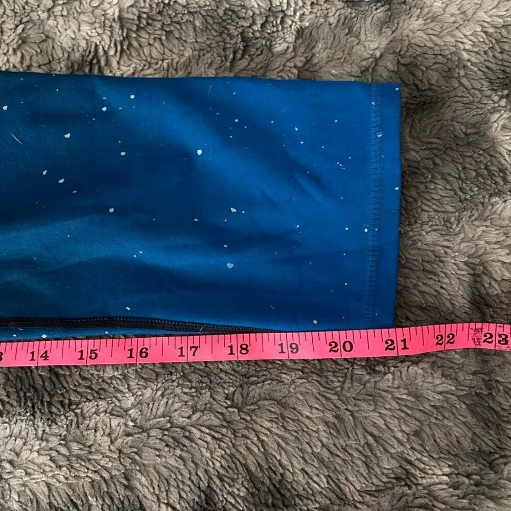 Fabletics Define Mid Rise Capri - Northern Lights - Picture 8 of 8